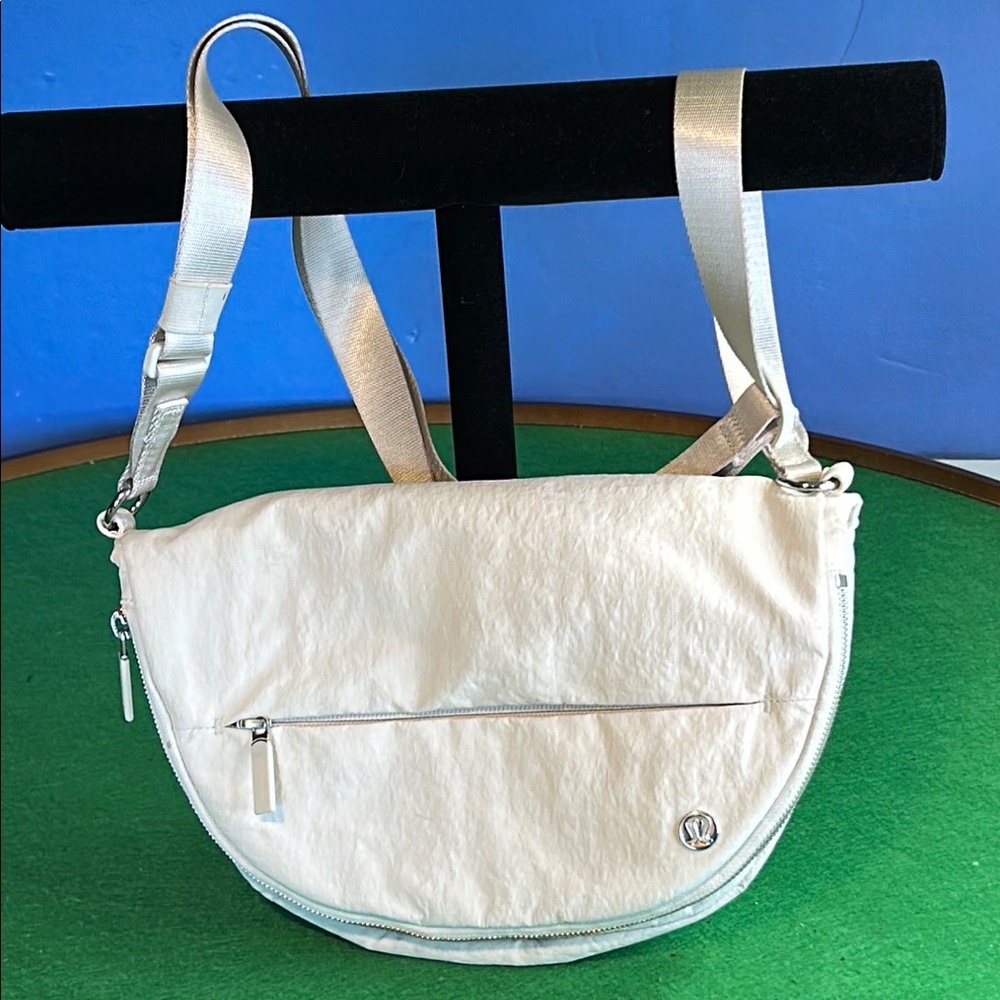 Stylish Cream Shoulder Bag